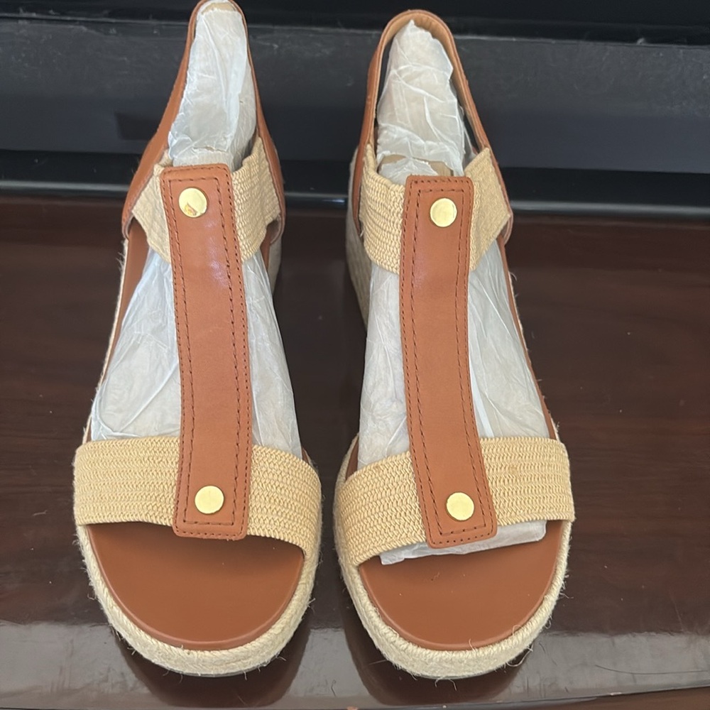 Vionic Brown and Tan Sandals with Geometric Straps